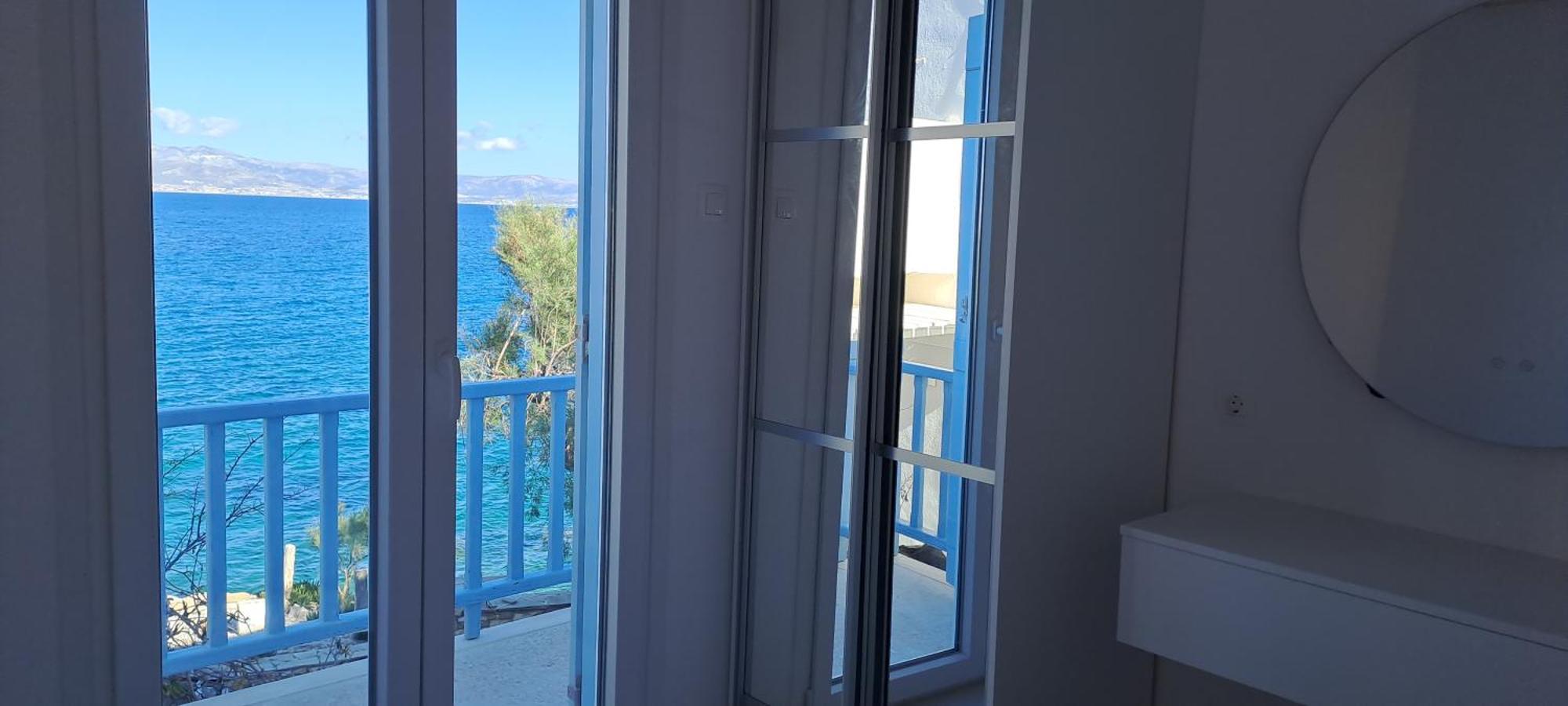 Dinas Inn Piso Livadi Exterior photo