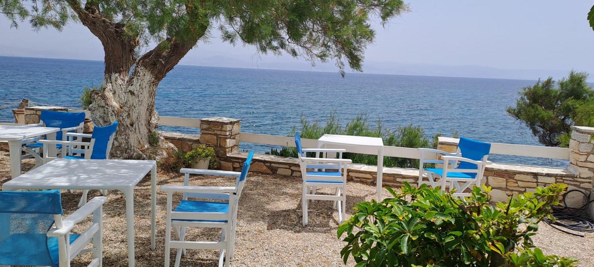 Dinas Inn Piso Livadi Exterior photo