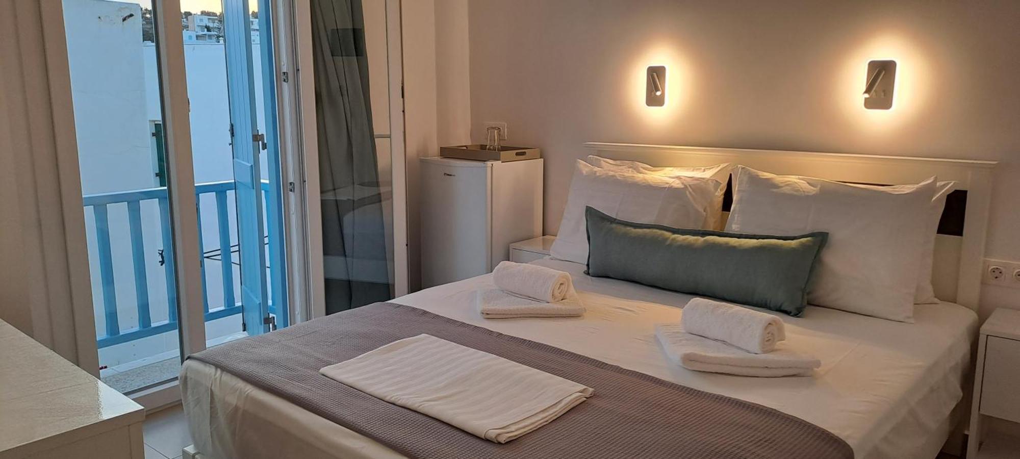 Dinas Inn Piso Livadi Exterior photo