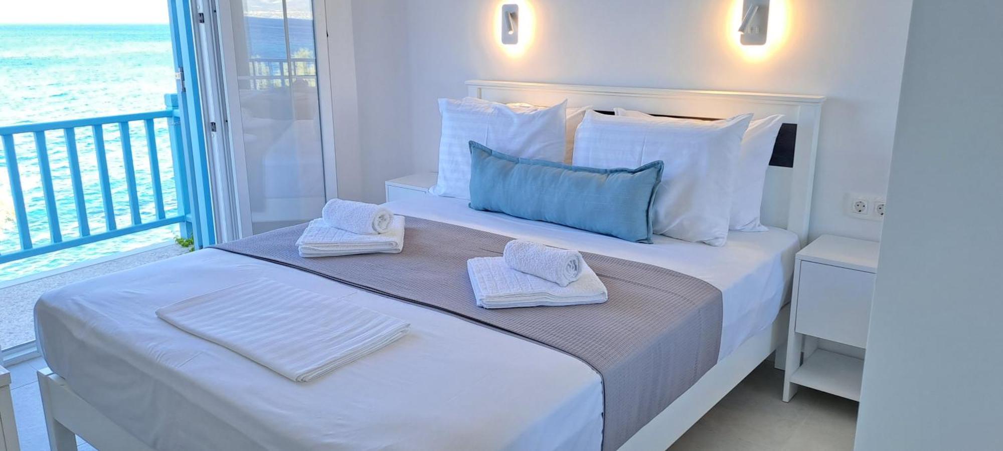 Dinas Inn Piso Livadi Exterior photo