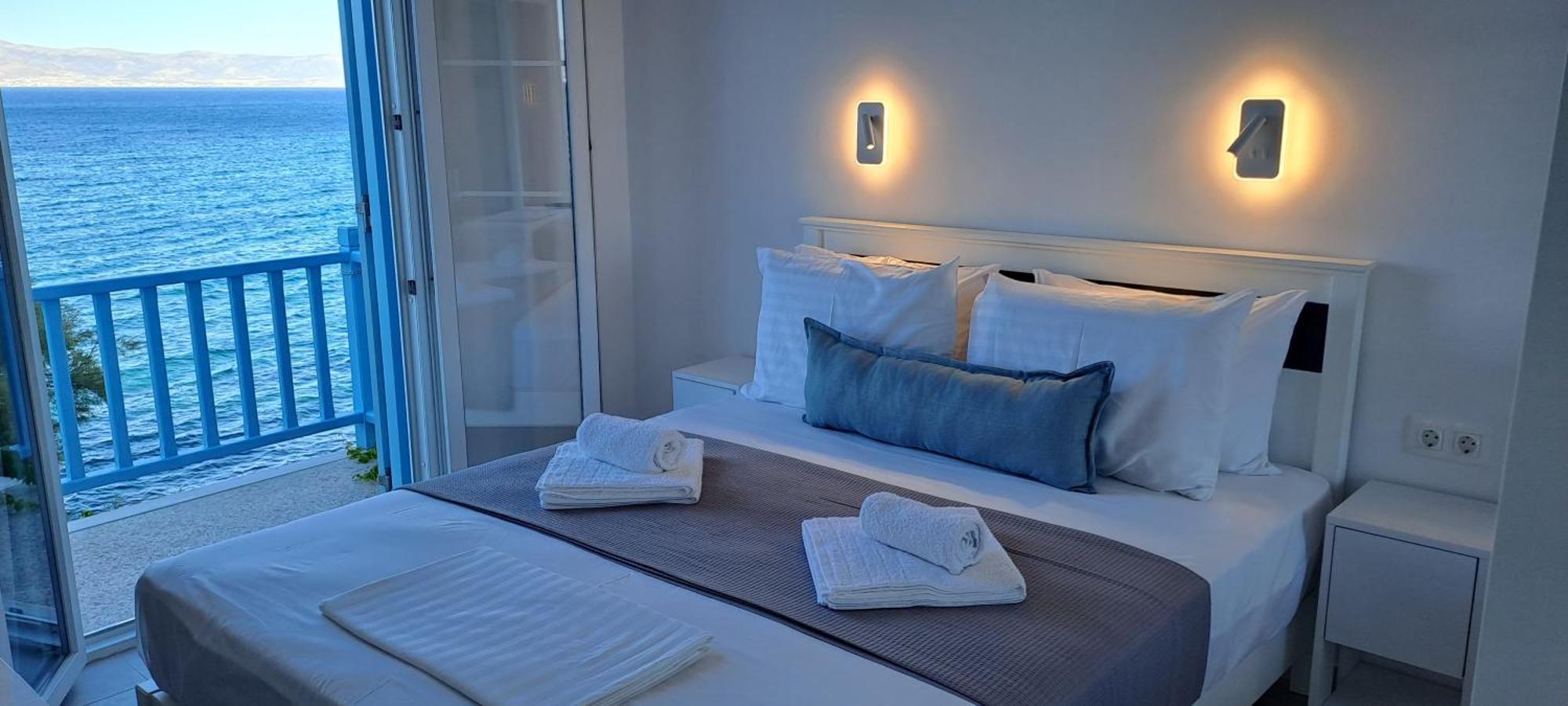 Dinas Inn Piso Livadi Exterior photo